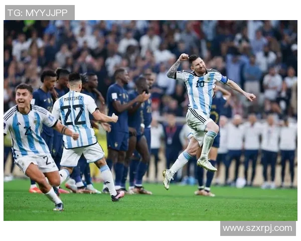 足球传奇星辉：从贝利到梅西的伟大足迹与时代印记